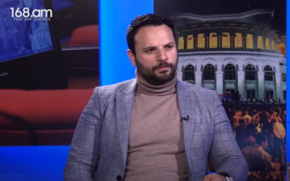 20 րոպեանոց անձայն տեսանյութով փորձում էին ապացուցել, որ «բ…ի տղա Նիկոլ» վանկարկումը Նարեկ Մանթաշյանն արել է կես ժամ շարունակ. Ալեքսանդր Կոչուբաև (տեսանյութ)